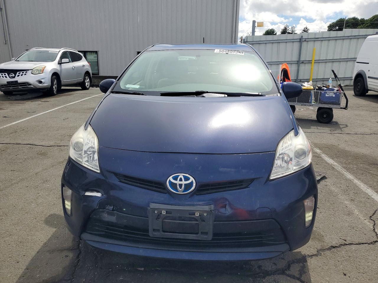 2014 TOYOTA PRIUS THREE photo 5