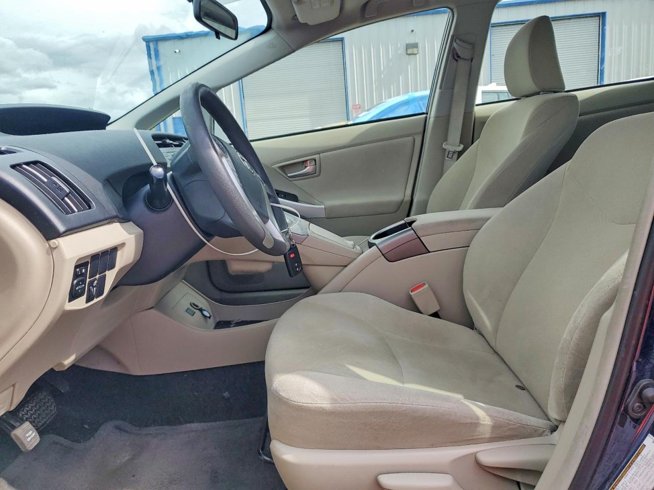 2014 TOYOTA PRIUS THREE photo 7