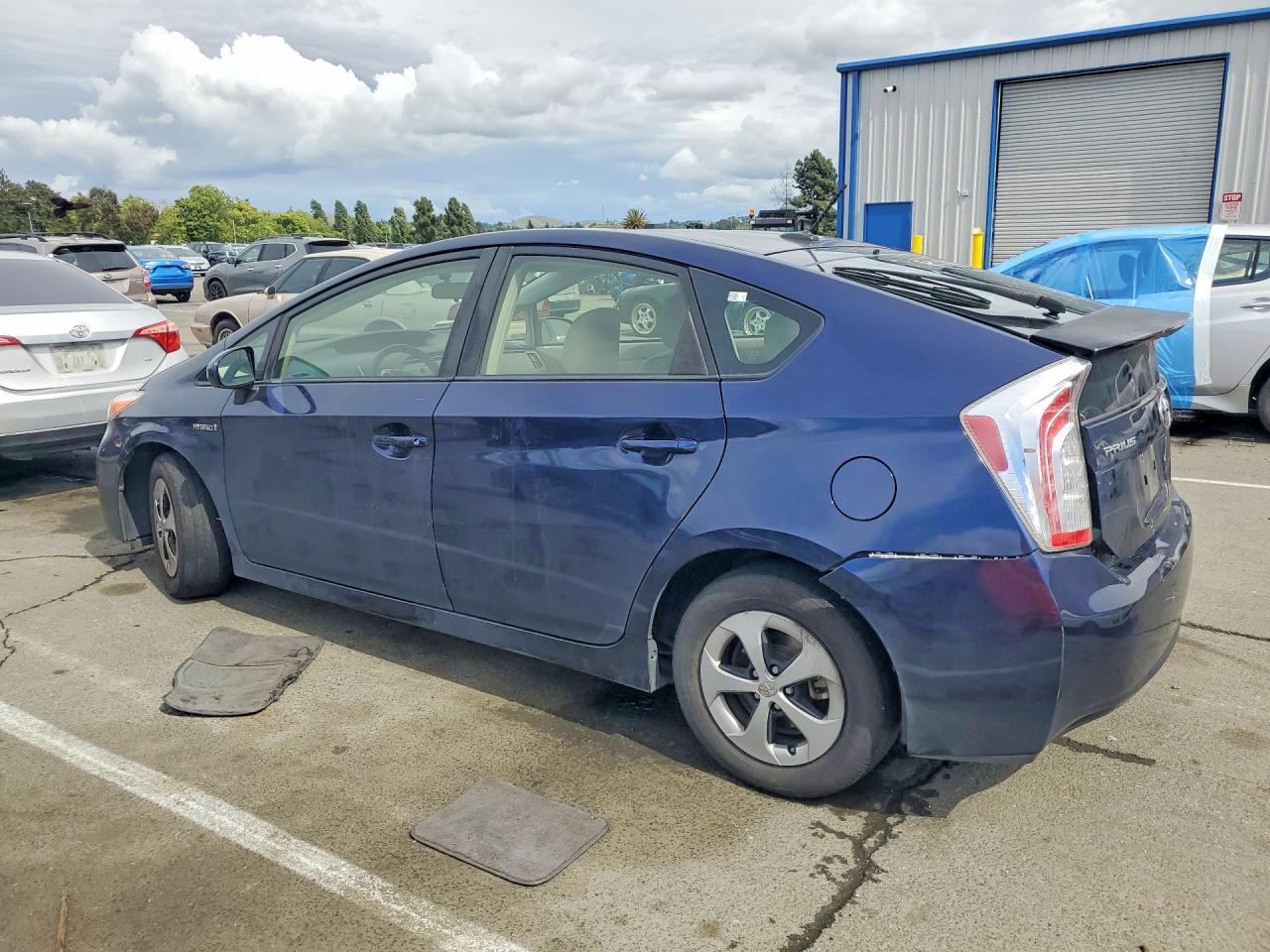 2014 TOYOTA PRIUS THREE photo 2