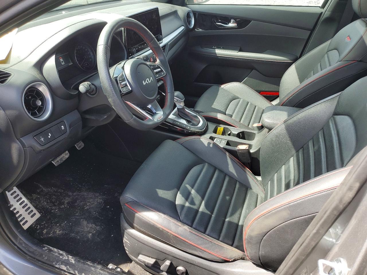 2024 KIA FORTE GT photo 19