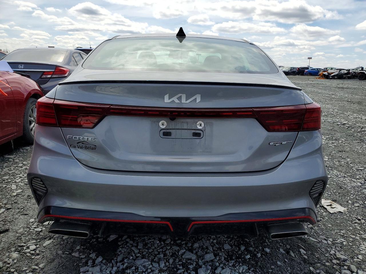 2024 KIA FORTE GT photo 16