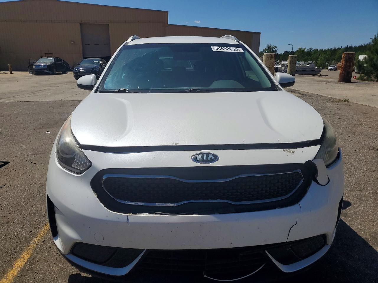 2017 KIA NIRO LX photo 5