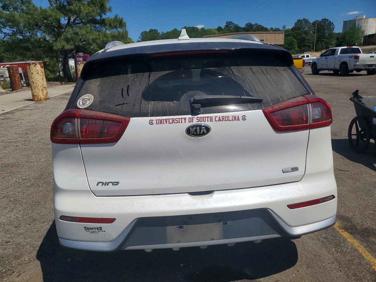 2017 KIA NIRO LX photo 6