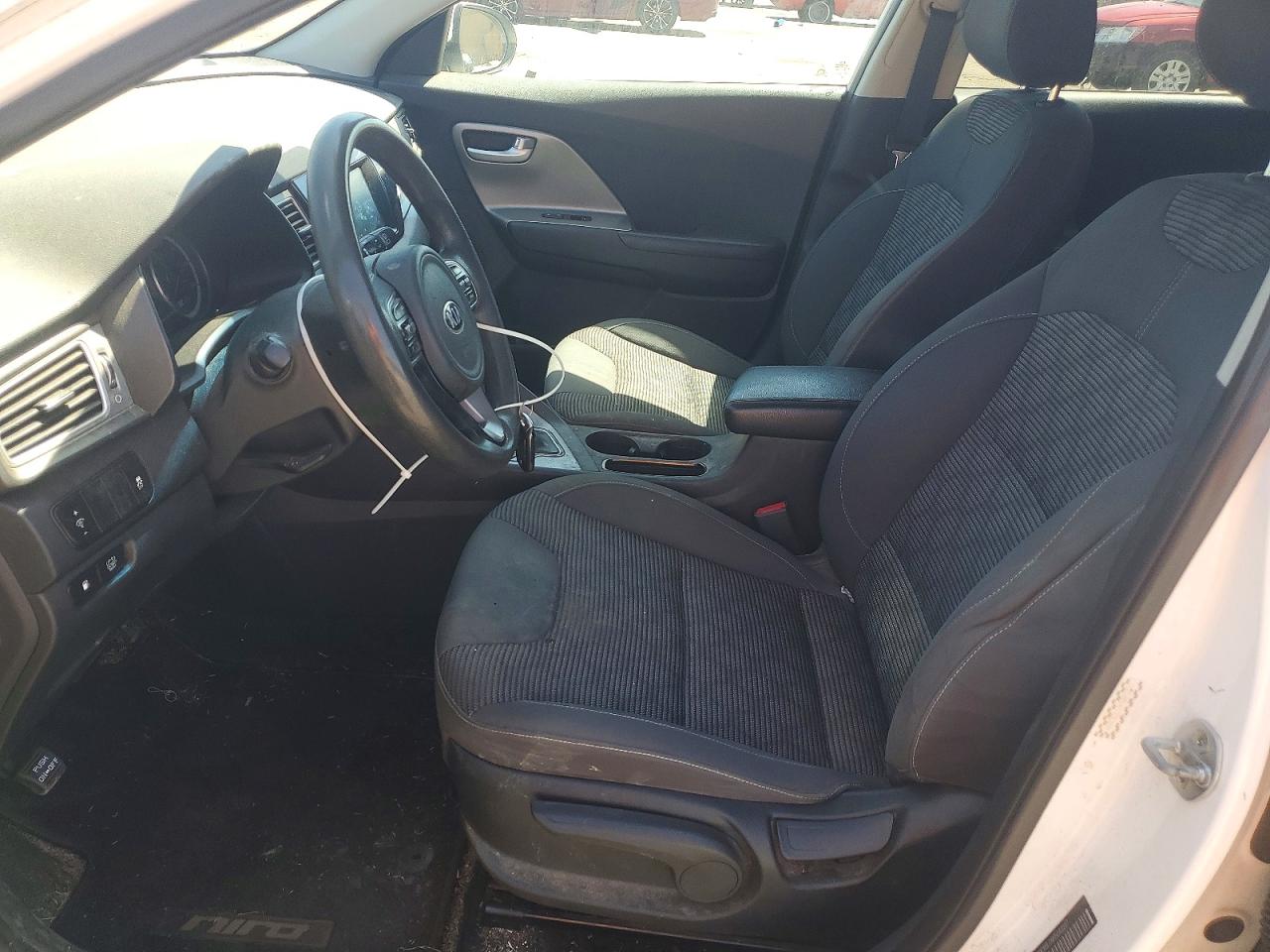 2017 KIA NIRO LX photo 7