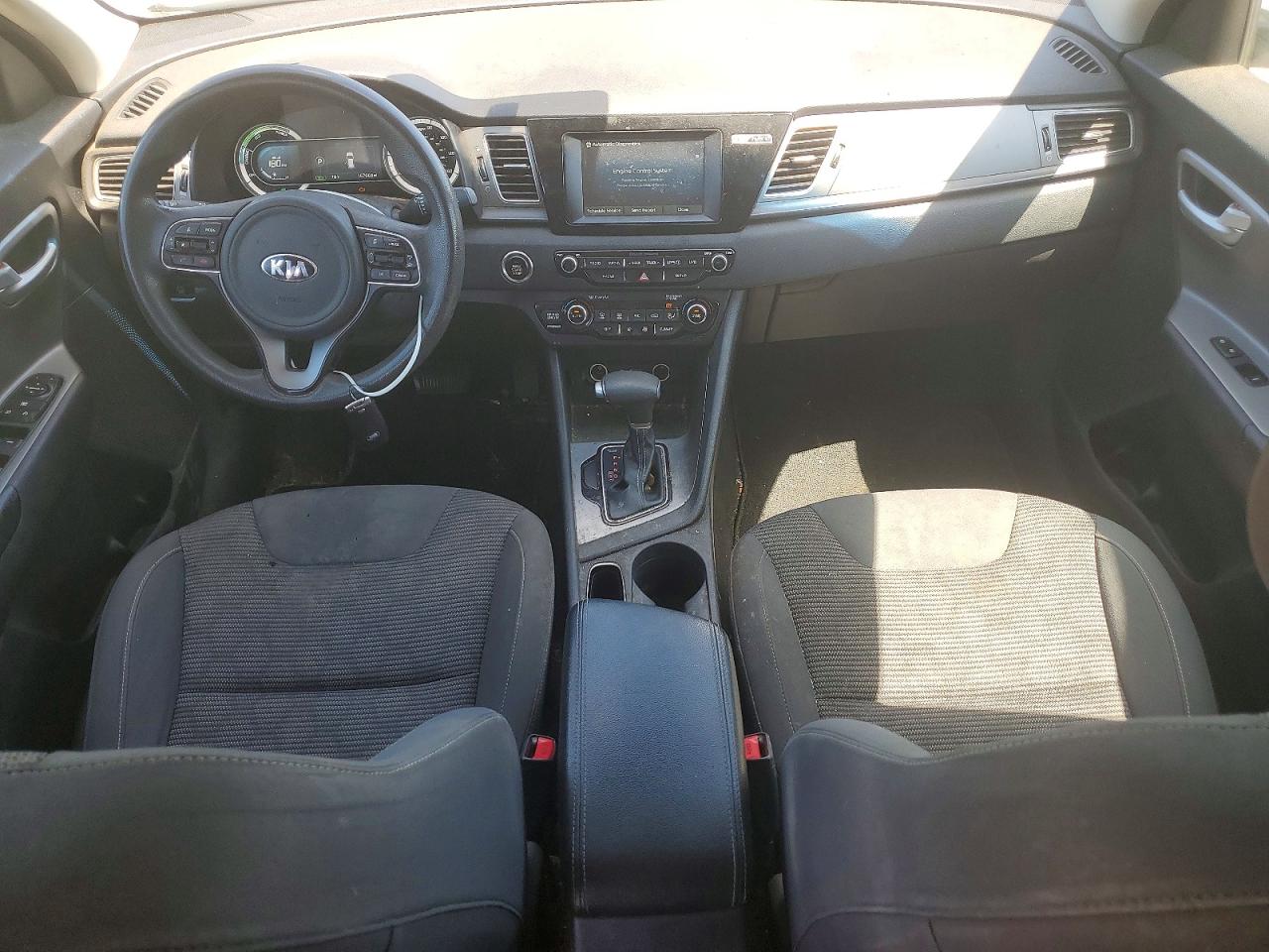 2017 KIA NIRO LX photo 8