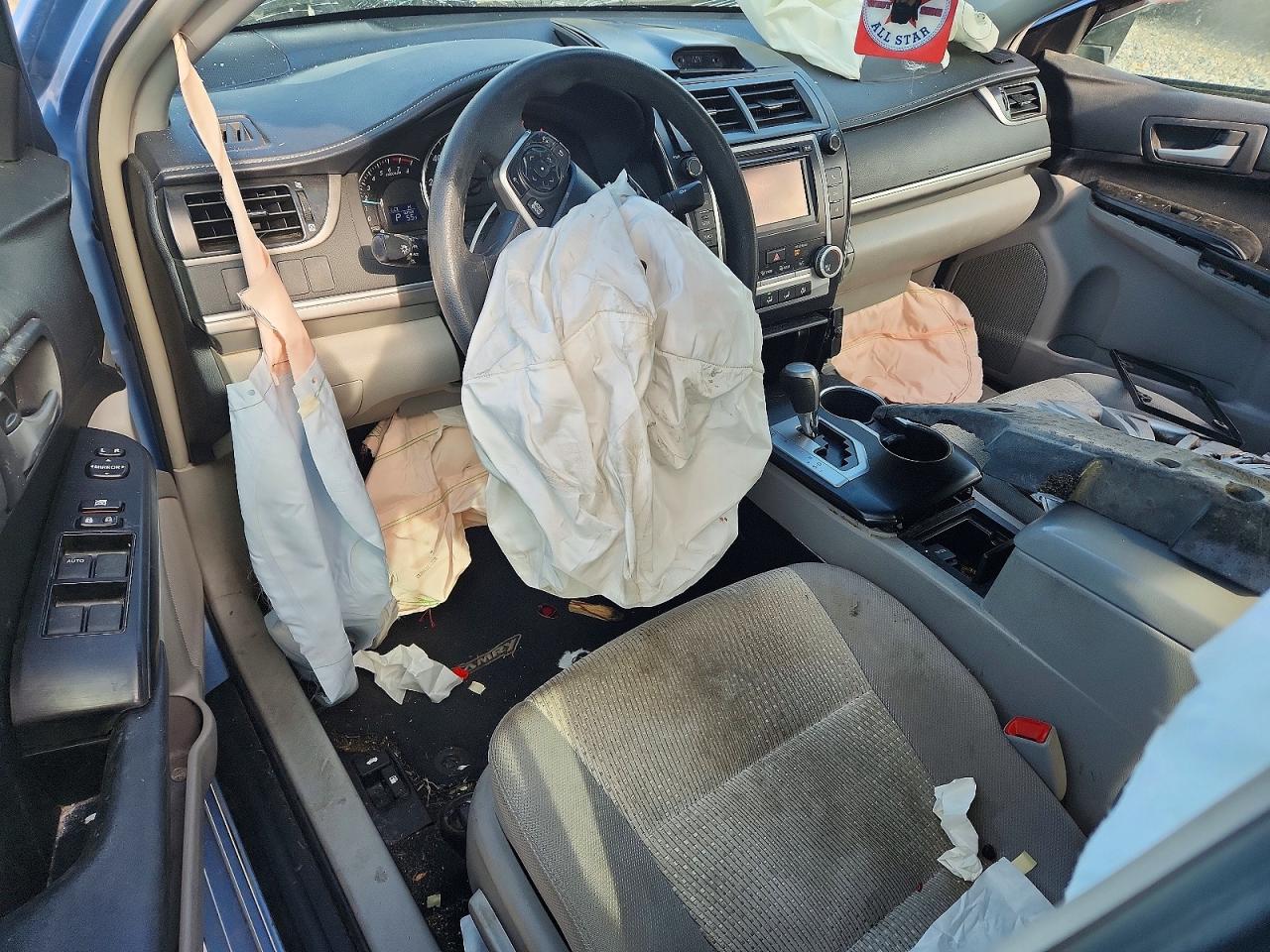2012 TOYOTA CAMRY LE photo 8