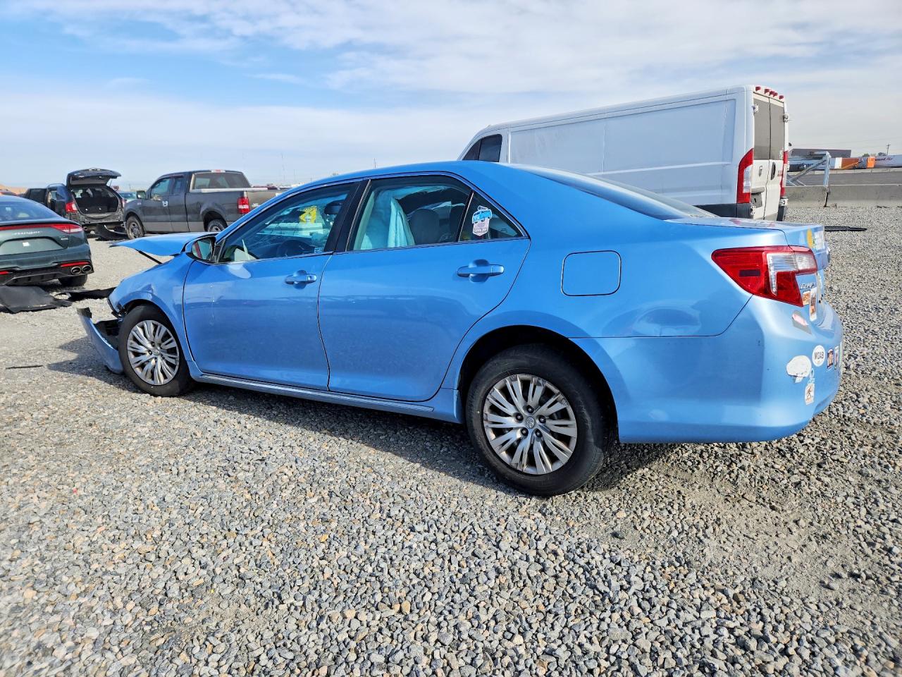 2012 TOYOTA CAMRY LE photo 2