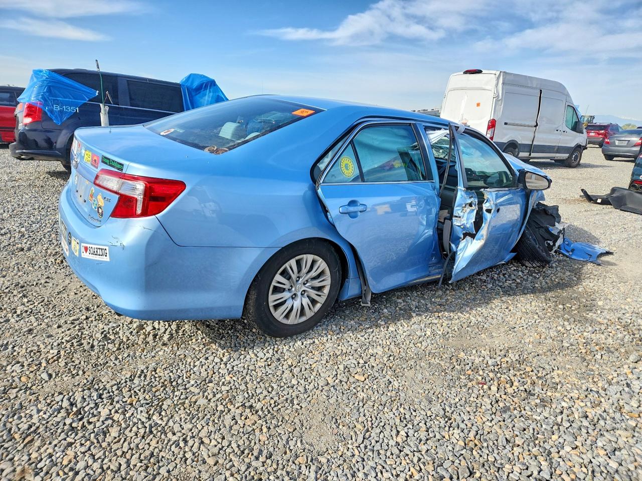 2012 TOYOTA CAMRY LE photo 3