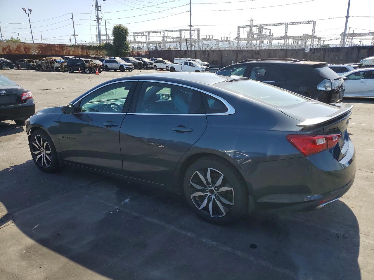 2021 CHEVROLET MALIBU RS photo 2