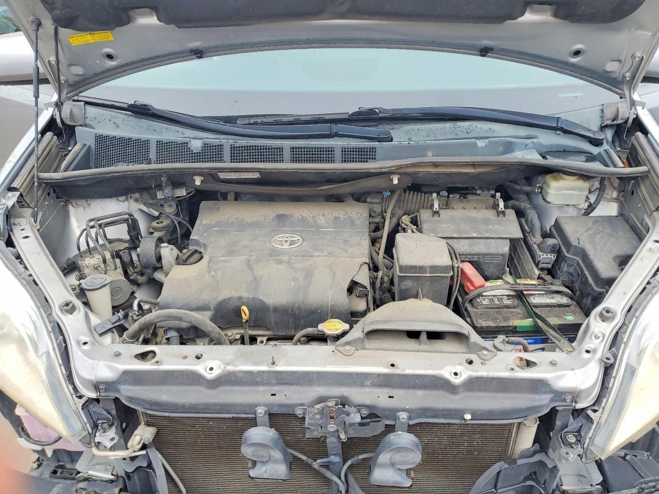 2016 TOYOTA SIENNA LE photo 12