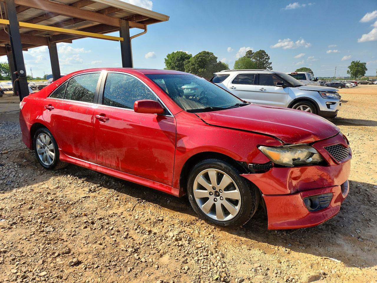2011 TOYOTA CAMRY SE photo 4