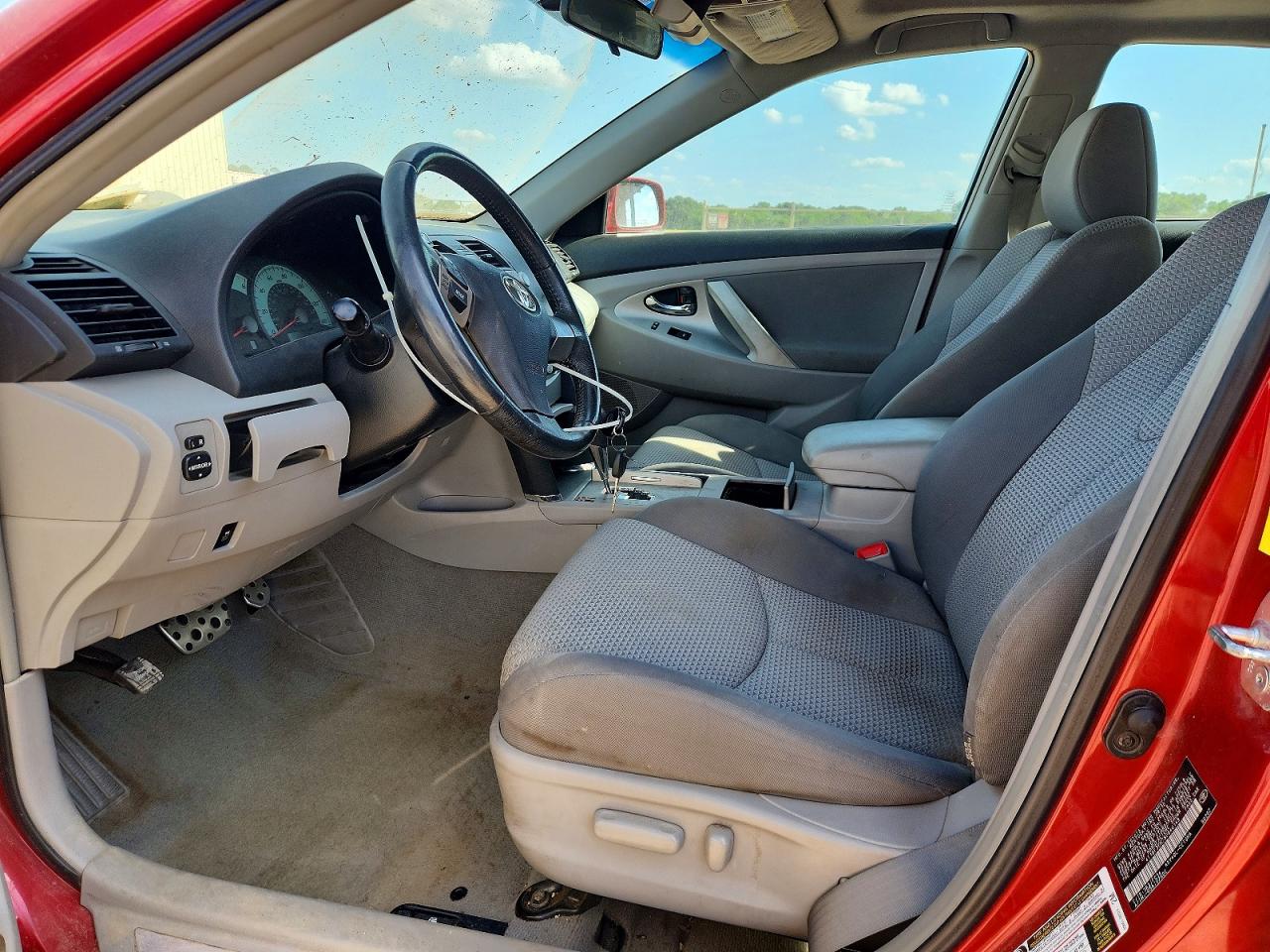 2011 TOYOTA CAMRY SE photo 7