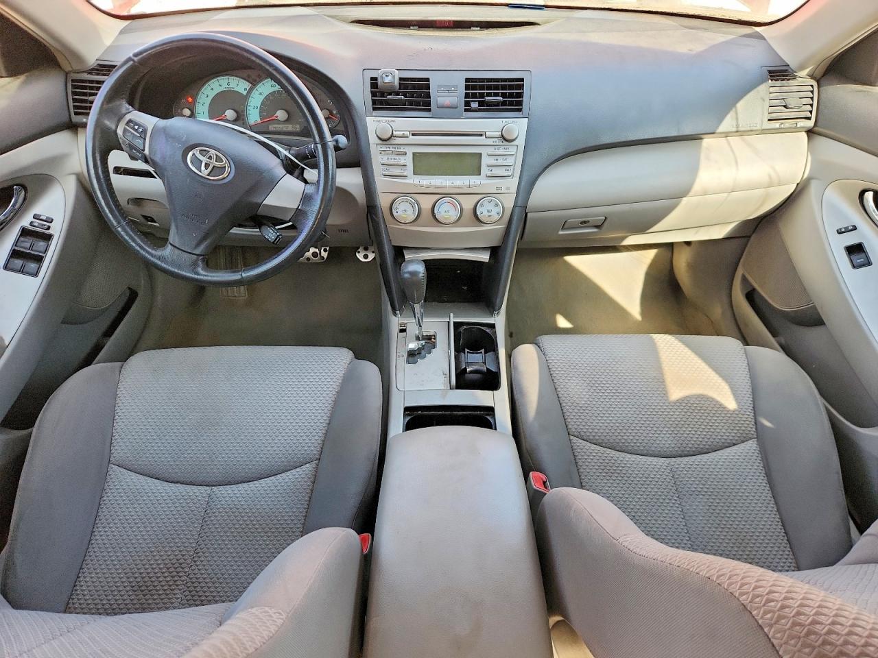 2011 TOYOTA CAMRY SE photo 8