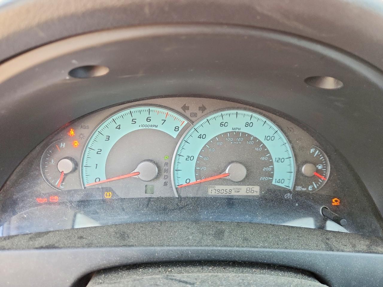 2011 TOYOTA CAMRY SE photo 9
