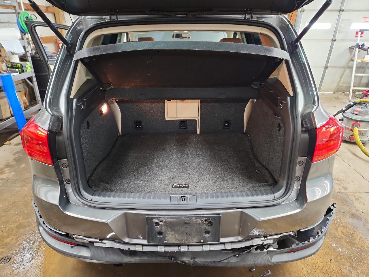 2012 VOLKSWAGEN TIGUAN S photo 6