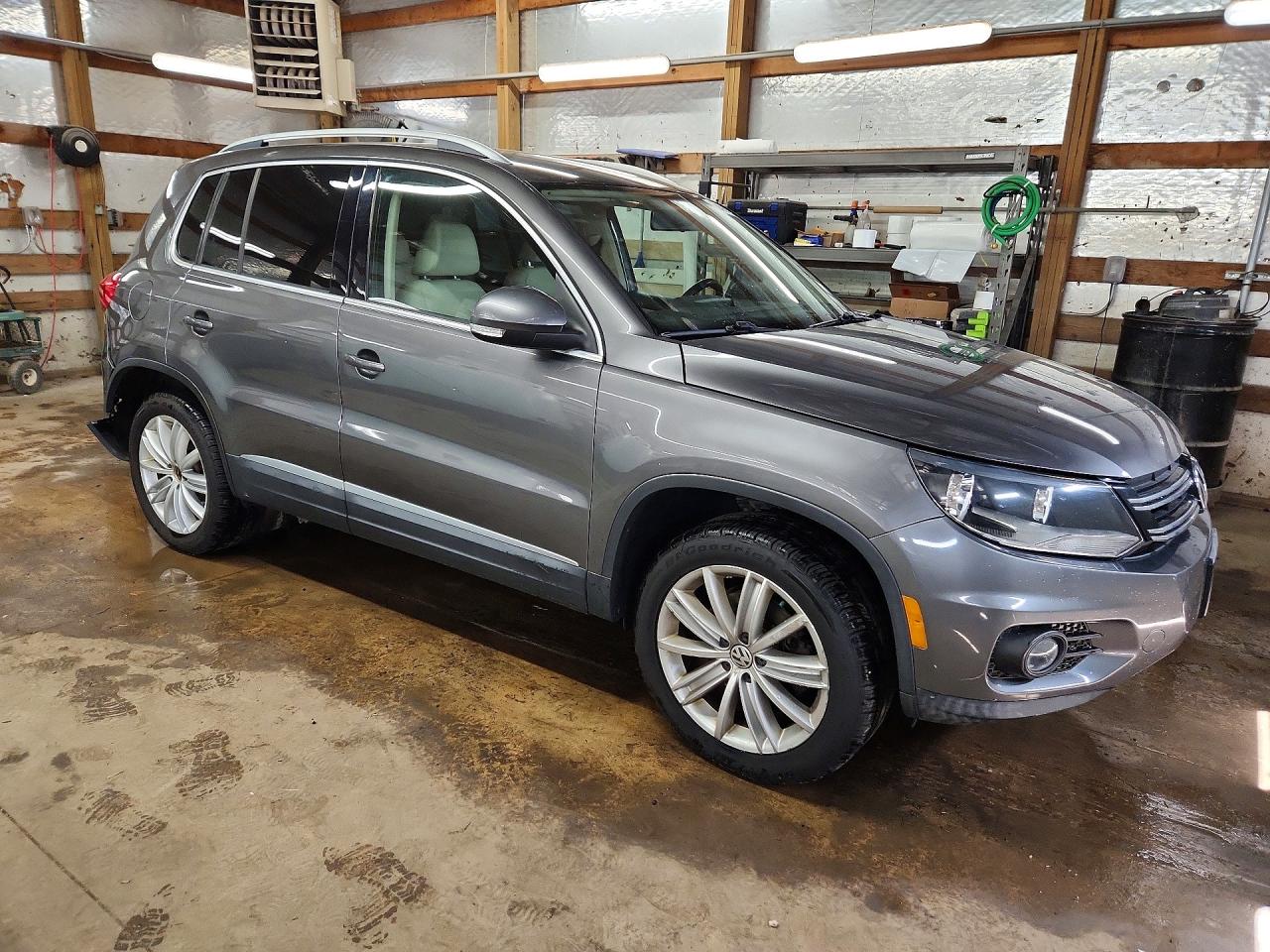 2012 VOLKSWAGEN TIGUAN S photo 4