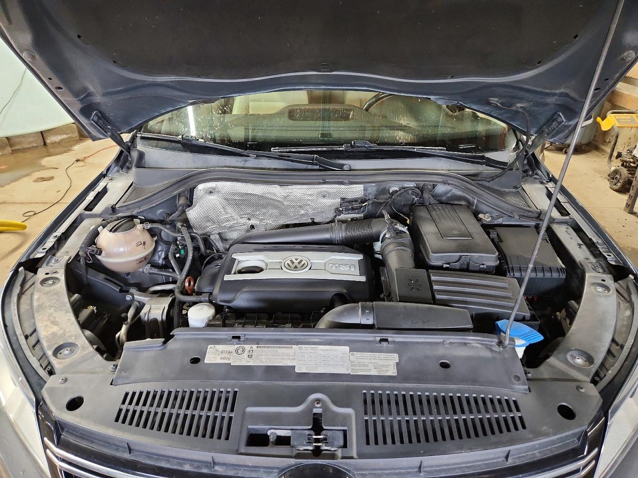 2012 VOLKSWAGEN TIGUAN S photo 12