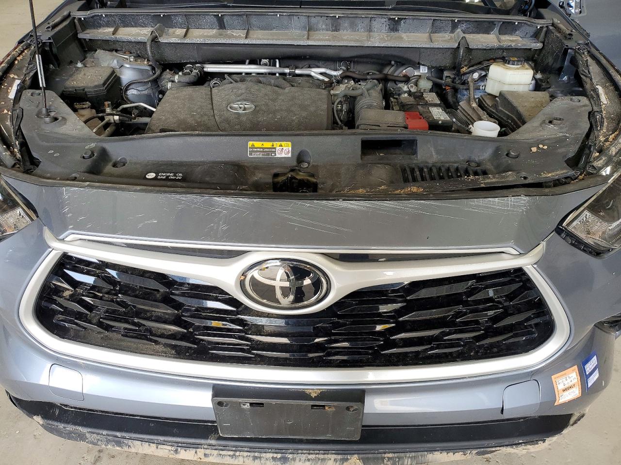 2021 TOYOTA HIGHLANDER XLE photo 23