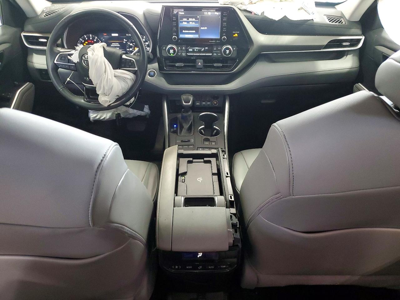 2021 TOYOTA HIGHLANDER XLE photo 15