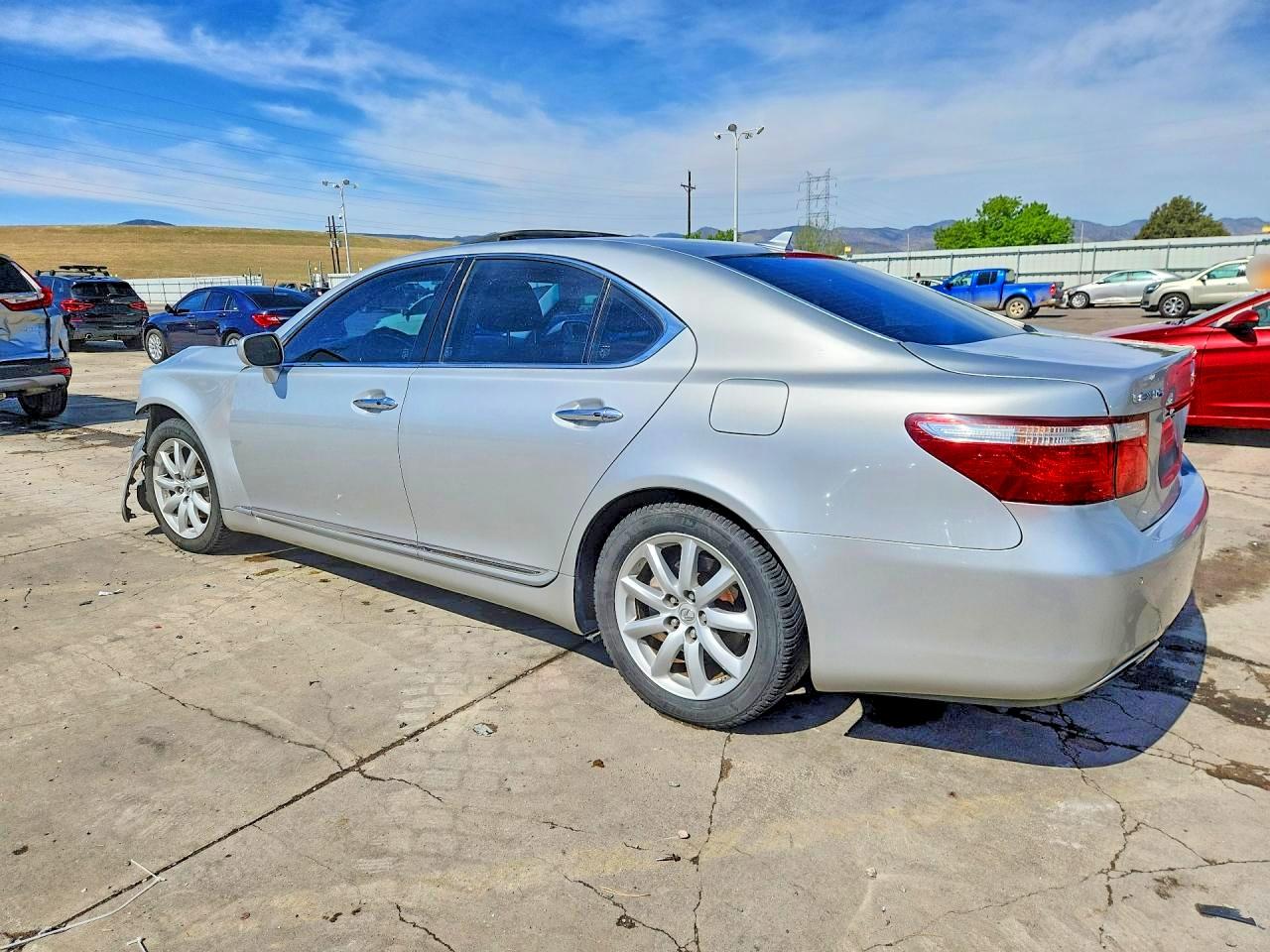 2007 LEXUS LS 460 photo 2