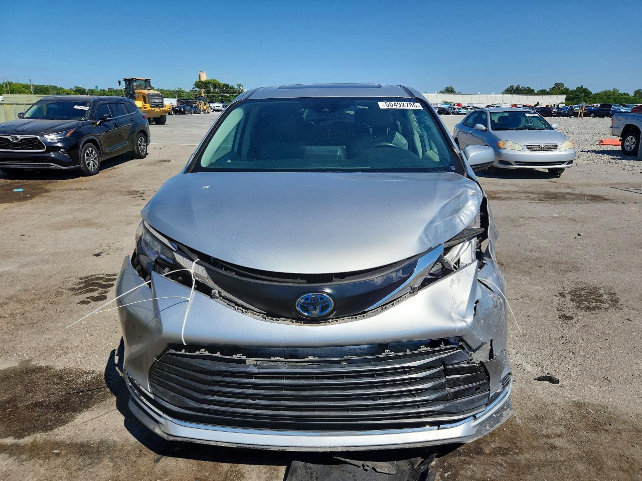 2022 TOYOTA SIENNA XLE photo 9