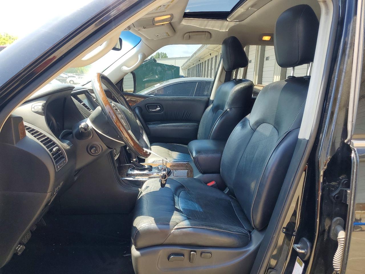 2017 INFINITI QX80 BASE photo 19