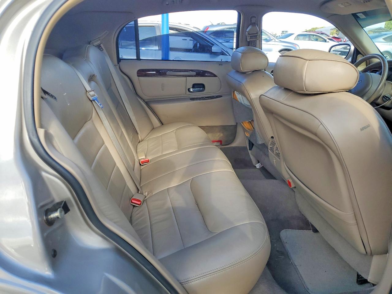 2000 LINCOLN TOWN CAR SIGNATURE photo 19