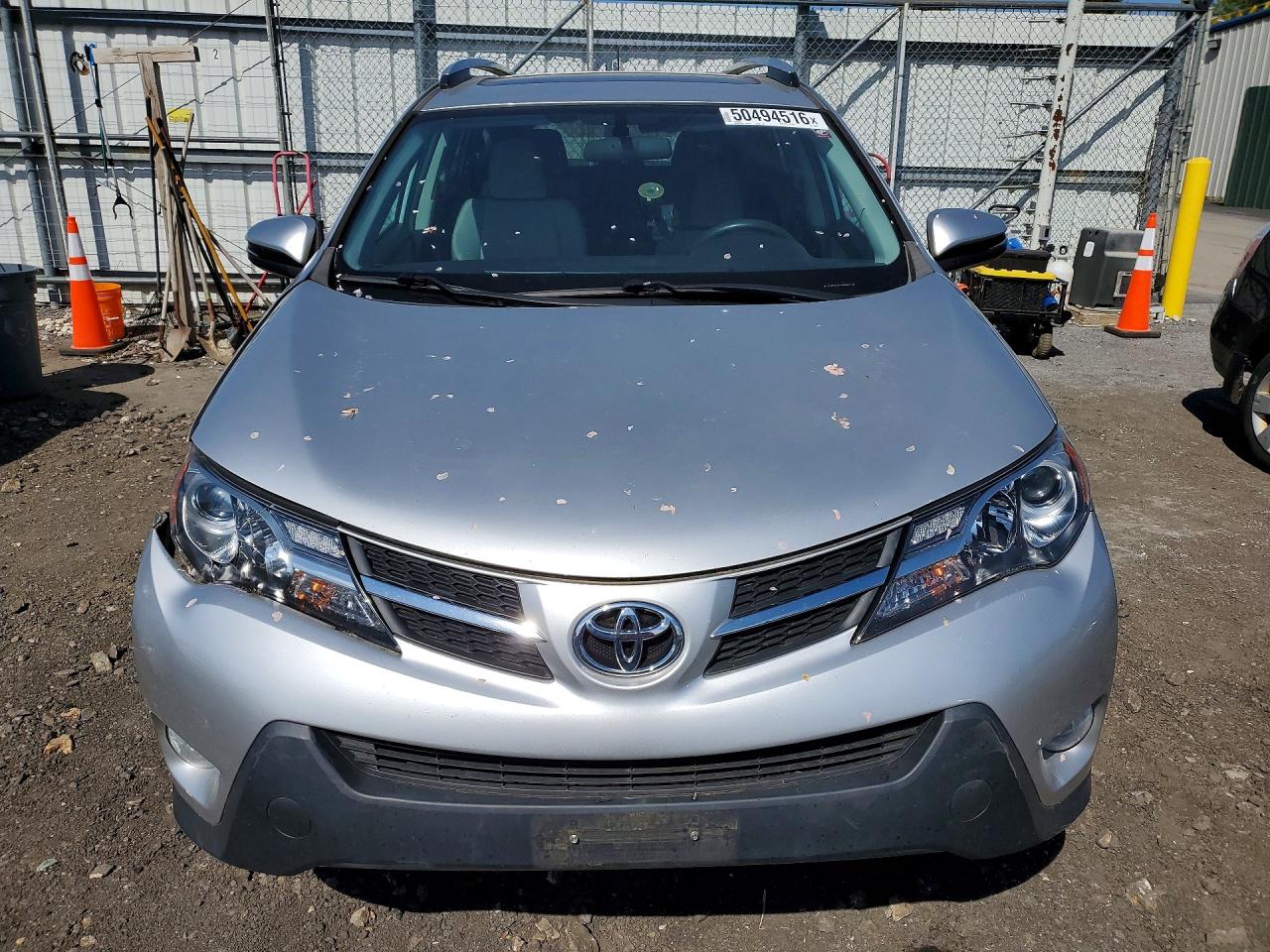 2015 TOYOTA RAV4 XLE photo 5