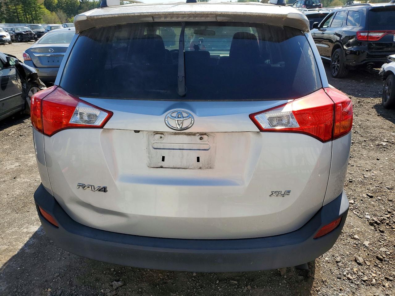 2015 TOYOTA RAV4 XLE photo 6