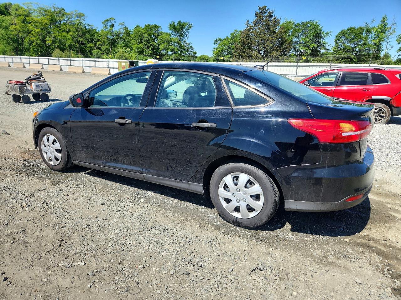 2017 FORD FOCUS S photo 4