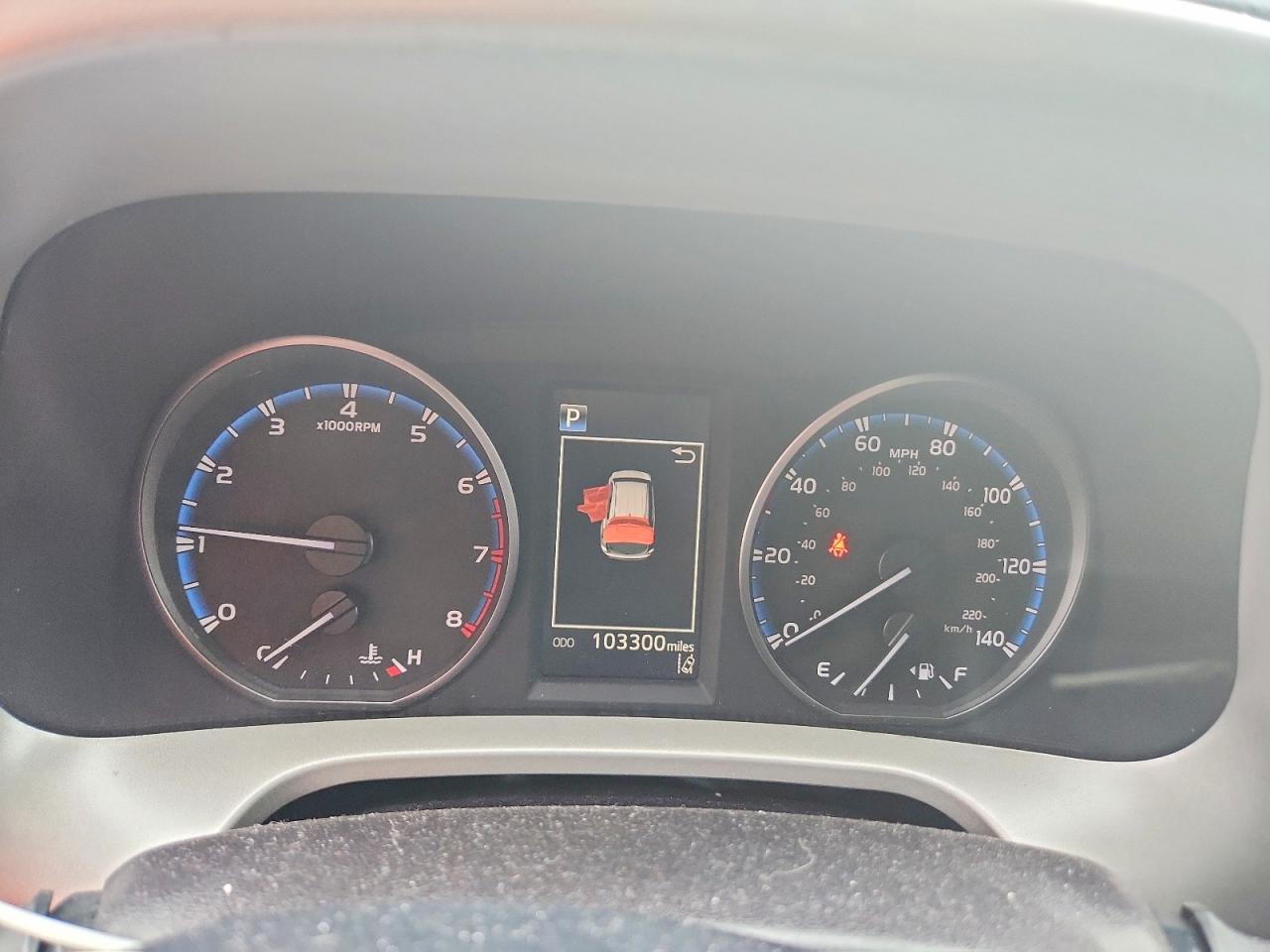 2018 TOYOTA RAV4 XLE photo 17