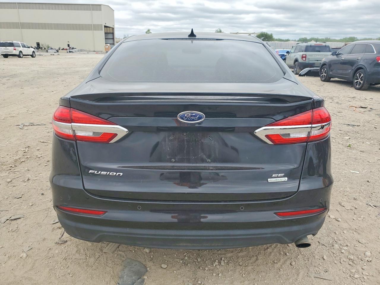 2019 FORD FUSION SE photo 6