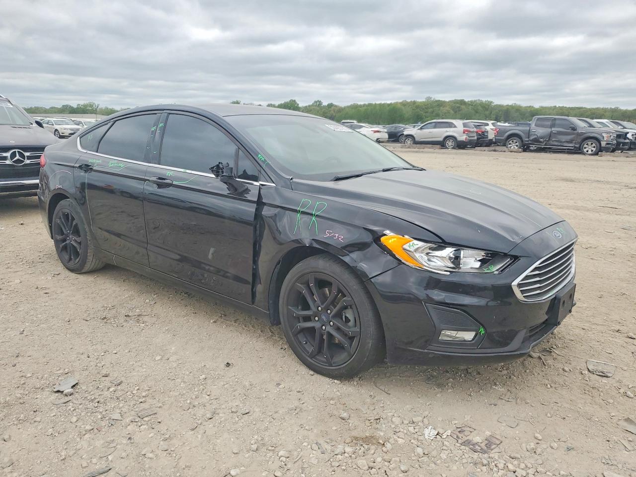 2019 FORD FUSION SE photo 4