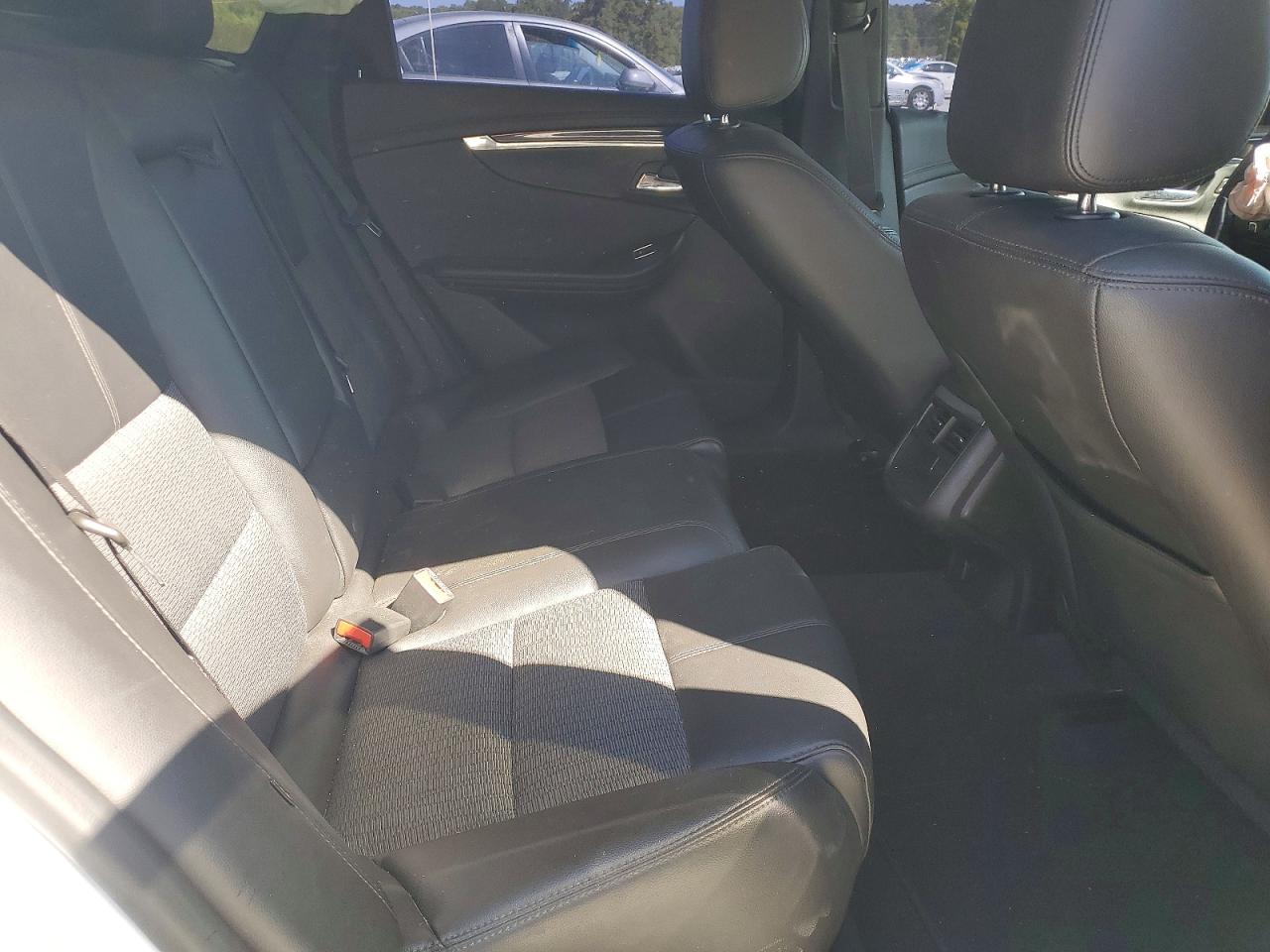 2018 CHEVROLET IMPALA LT photo 19