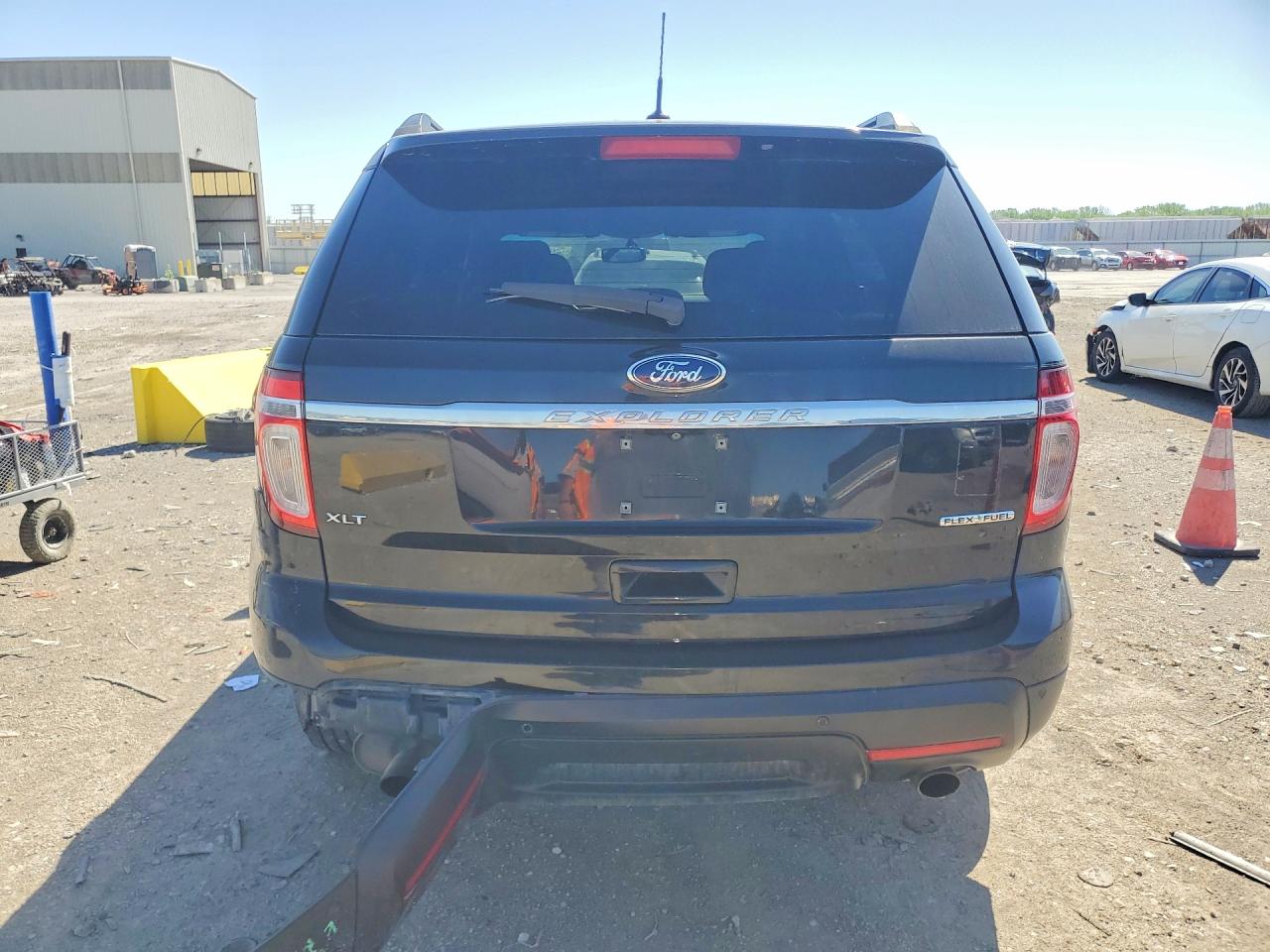 2014 FORD EXPLORER XLT photo 16