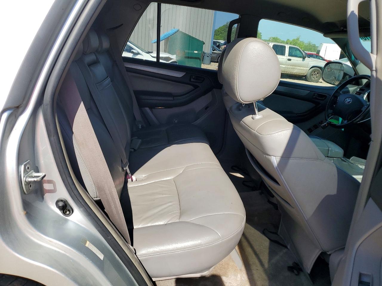2005 TOYOTA 4RUNNER SR5 photo 11