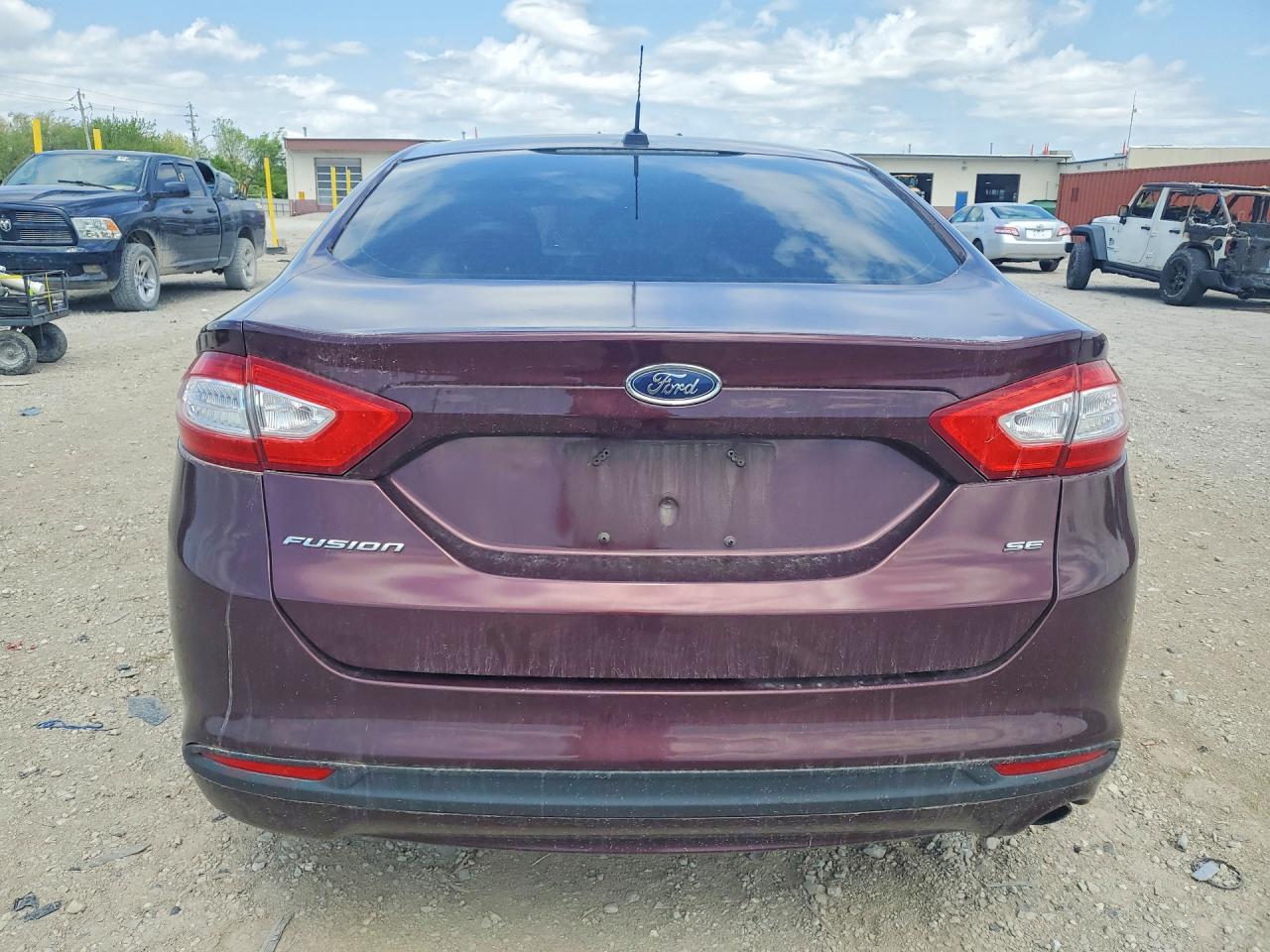 2013 FORD FUSION SE photo 16