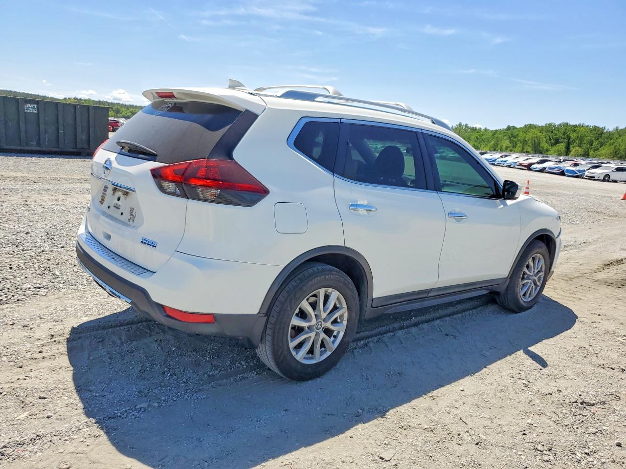 2019 NISSAN ROGUE S photo 3