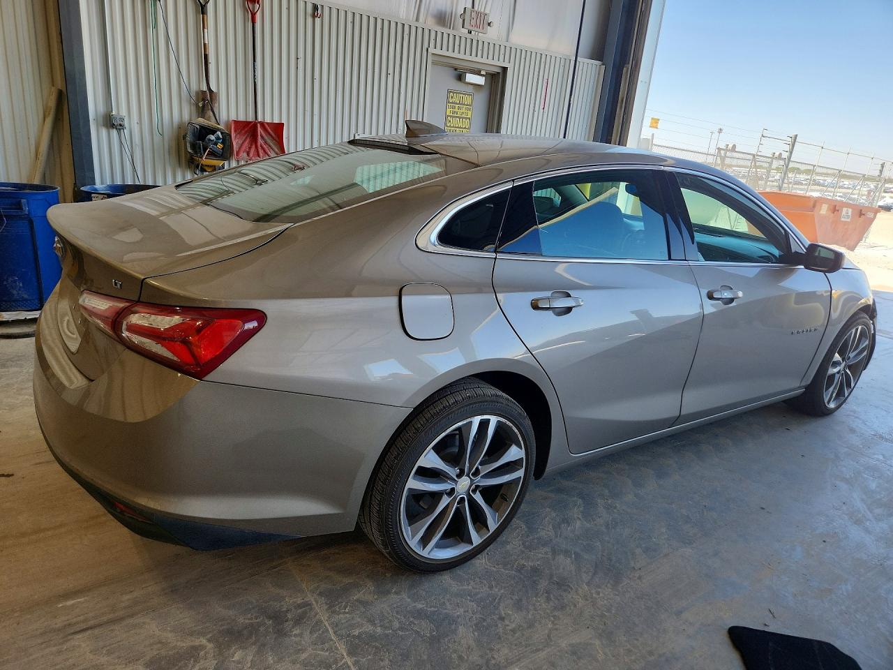 2022 CHEVROLET MALIBU LT photo 5