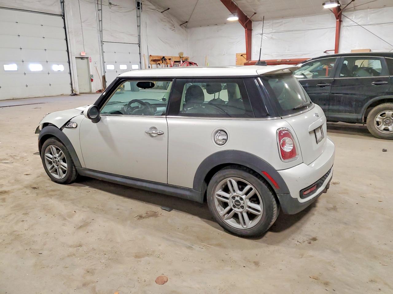 2011 MINI COOPER S photo 4