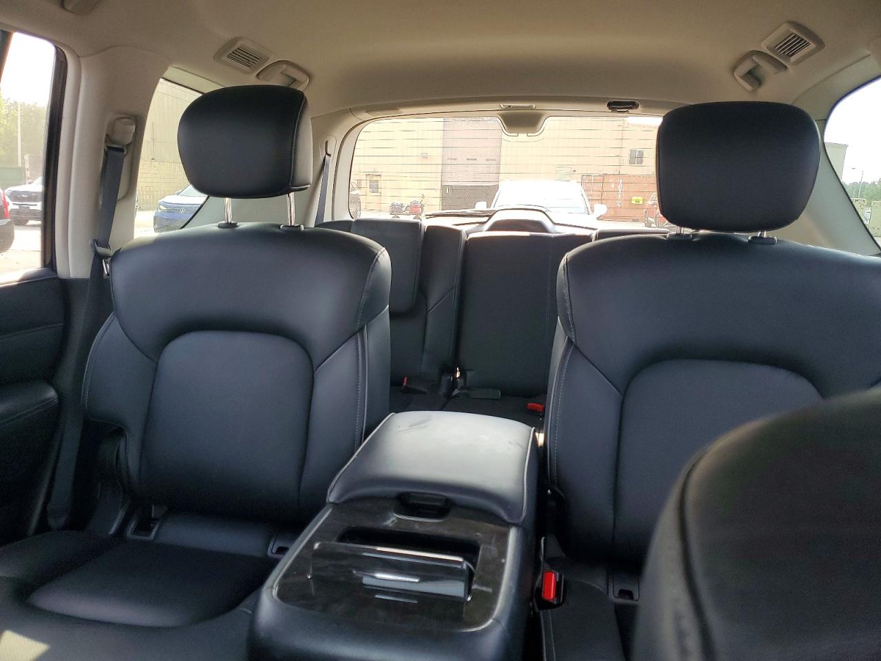 2022 INFINITI QX80 LUXE photo 28