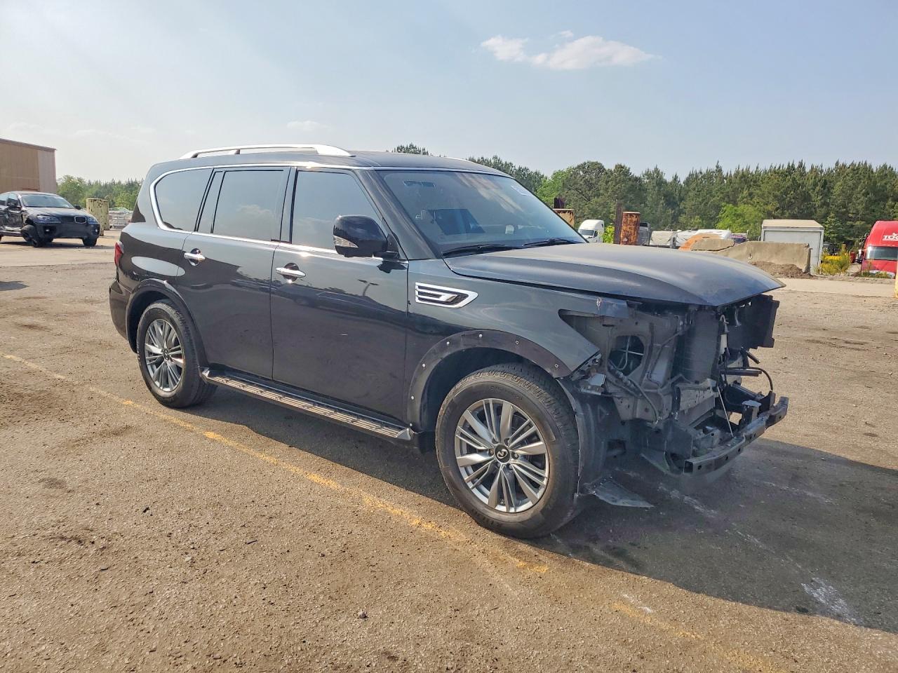 2022 INFINITI QX80 LUXE photo 10