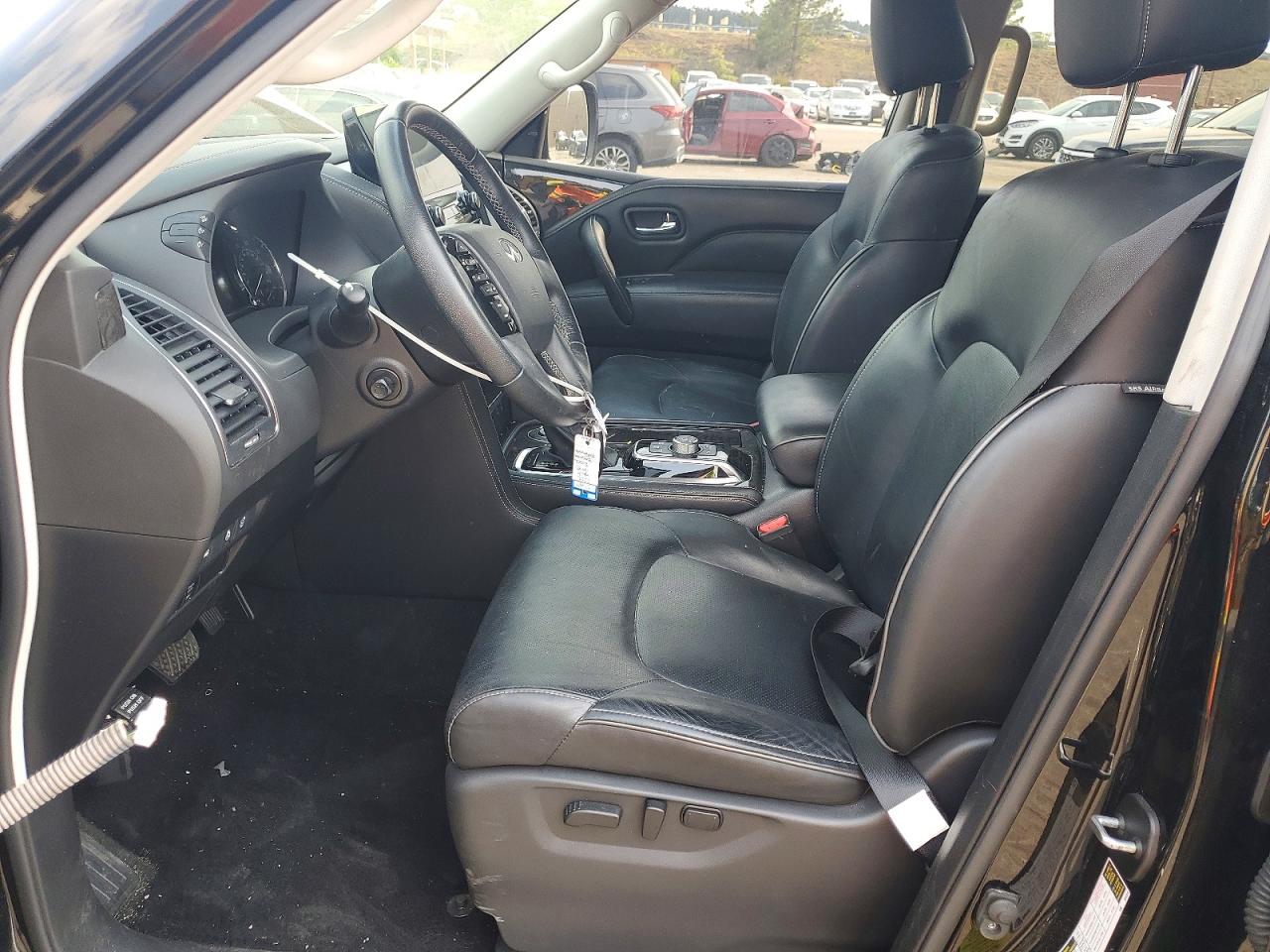 2022 INFINITI QX80 LUXE photo 19