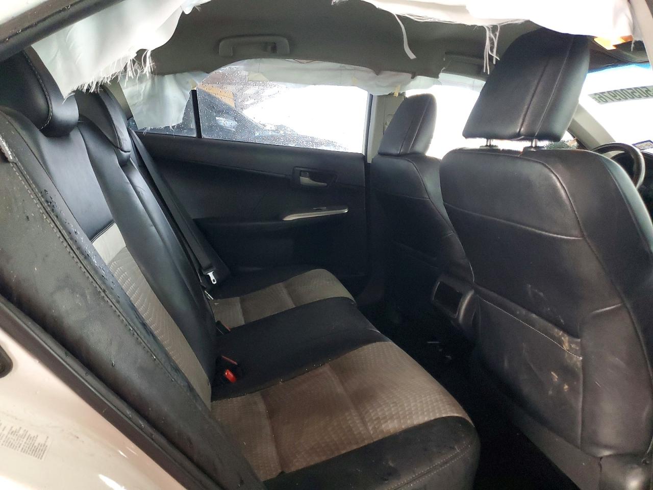 2012 TOYOTA CAMRY SE photo 28