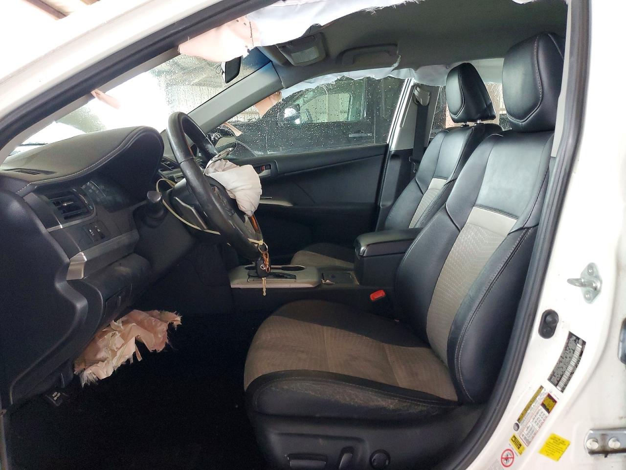 2012 TOYOTA CAMRY SE photo 19