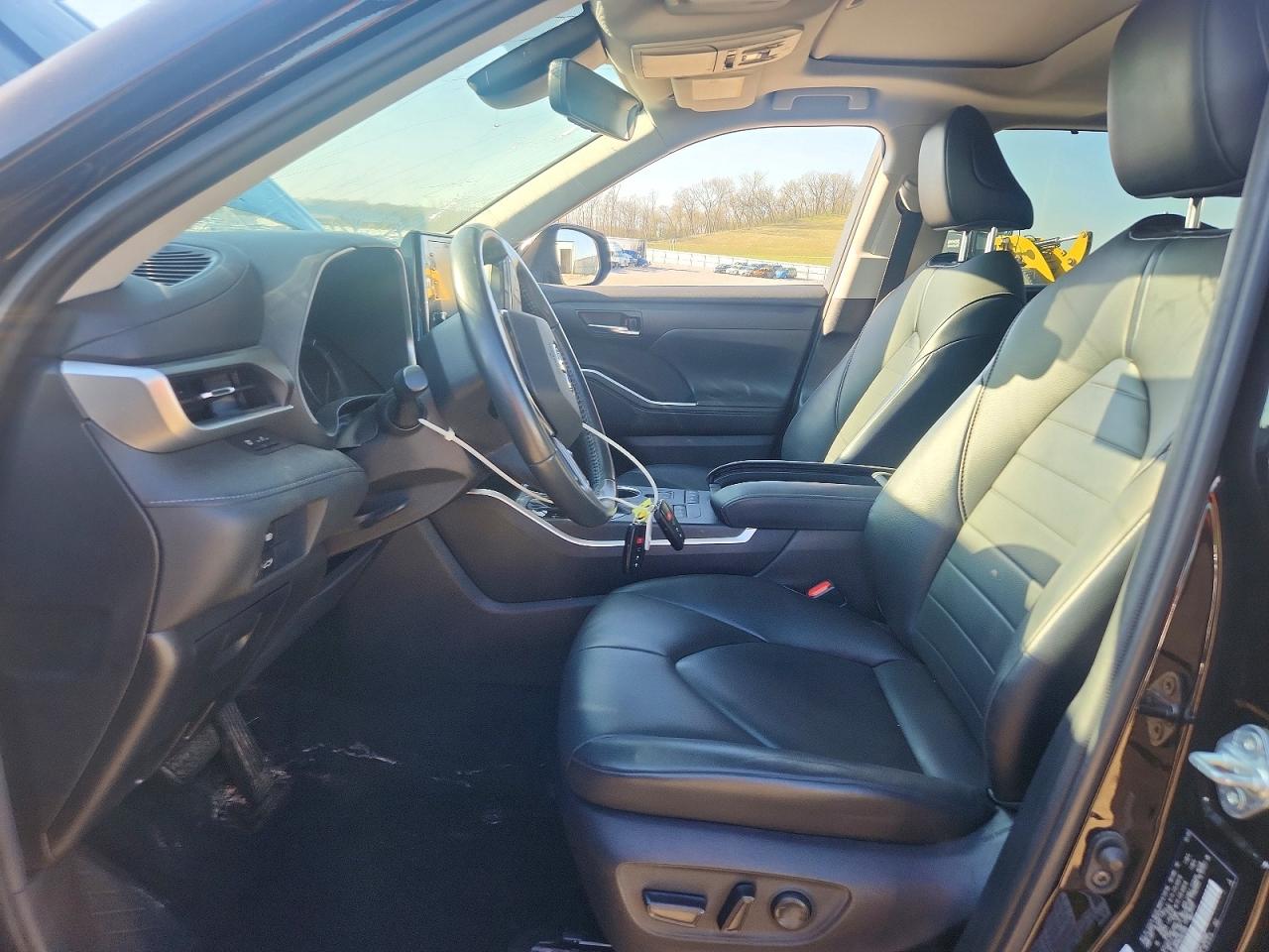2021 TOYOTA HIGHLANDER photo 7