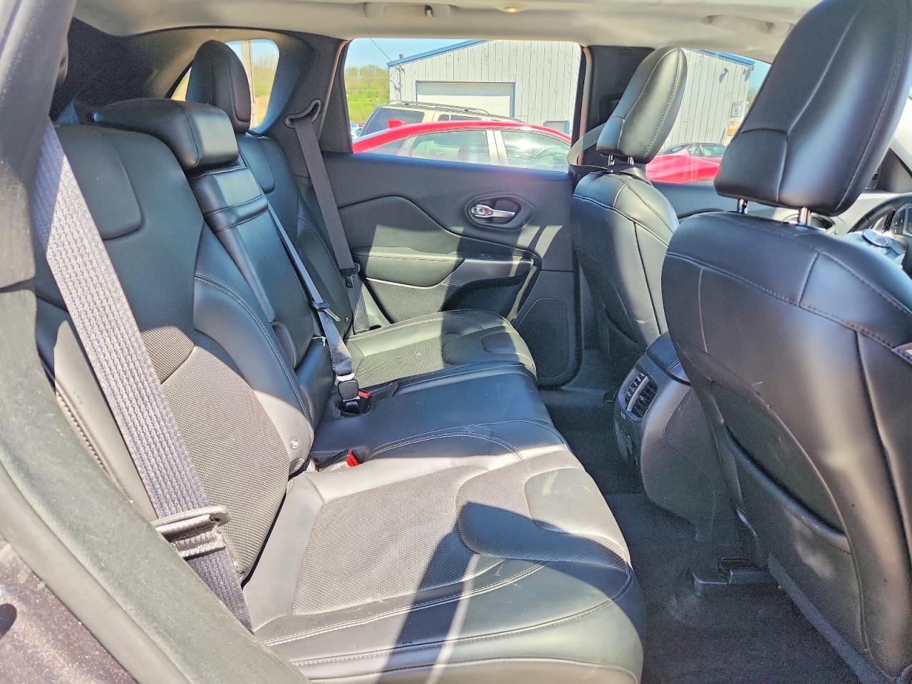 2019 JEEP CHEROKEE LIMITED photo 31