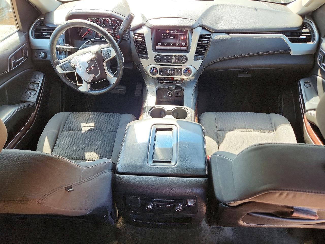 2015 GMC YUKON XL C1500 SLE photo 22