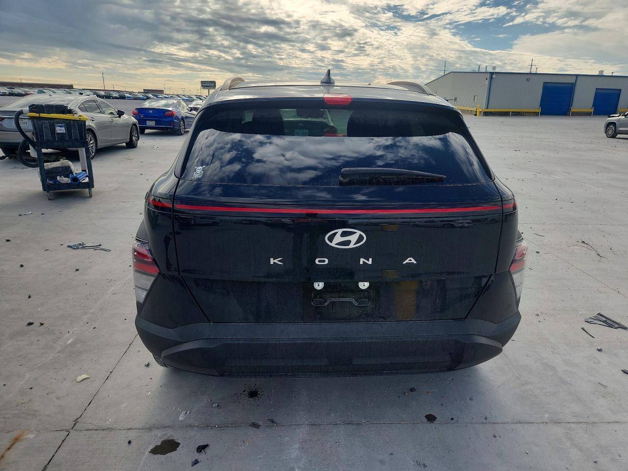 2025 HYUNDAI KONA SEL photo 6