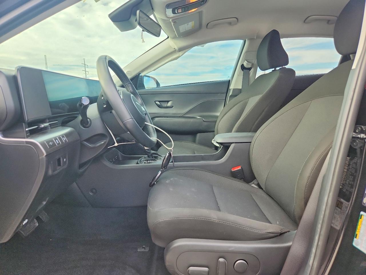 2025 HYUNDAI KONA SEL photo 7